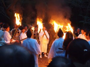 Priests preparing for Wakakusa Yamyaku
